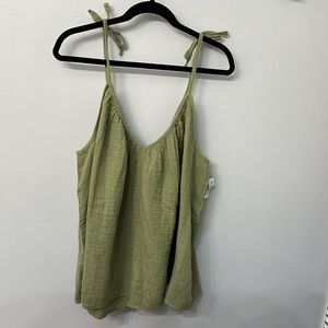 Tank with tie straps